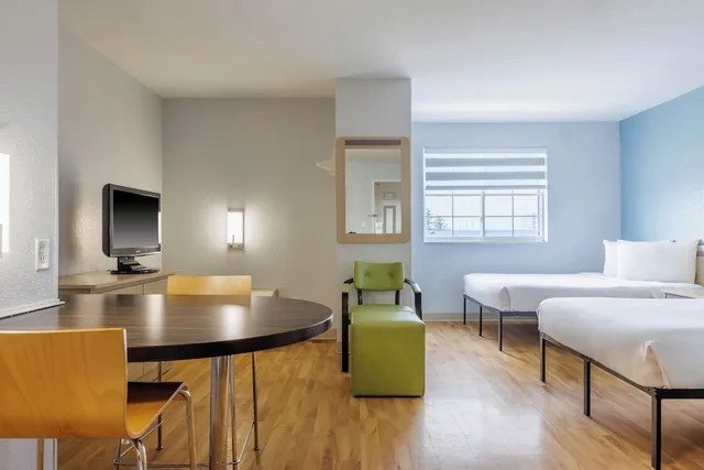 غرفة قياسية بسريرين مزدوجين، Studio6 Mississauga, ON - Toronto 3/7