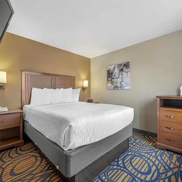 غرفة بسريرين كوين وسرير كوين، Best Western Woodburn 2/4