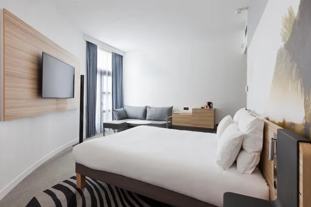 Classic, Double Bed, 2 Sofa, Novotel Tours Centre Gare 3/6