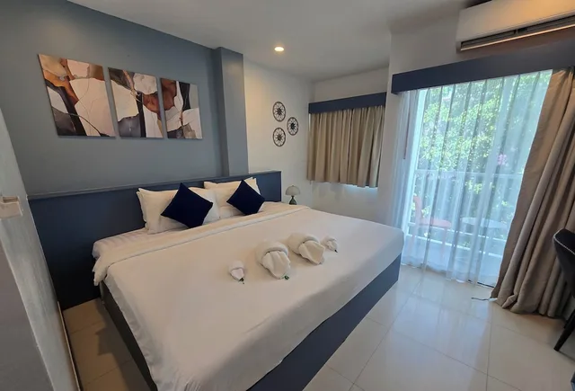 غرفة سوبيريور بسرير مزدوج بشرفة، MODERN LIVING HOTEL 5/10