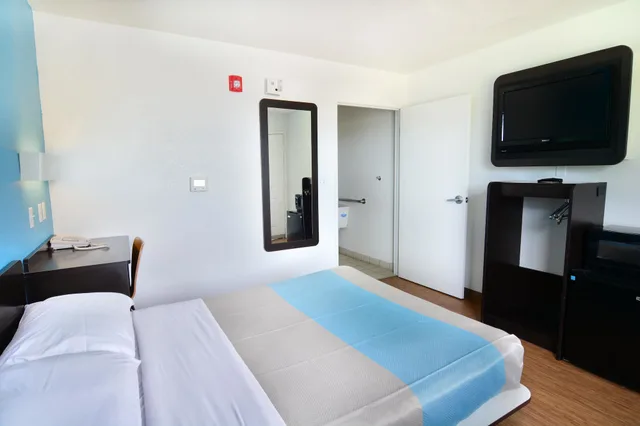 غرفة ديلوكس بسرير مزدوج لذوي الإعاقة، Motel6 Galveston, TX 1/8