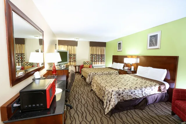 Standard, 2 Double Beds, Smoking, Dexter Inn 2/8