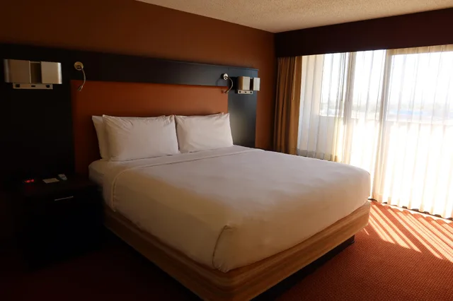 جناح بسرير كينج بغرفتين بجاكوزي، GreenTree Hotel Phoenix West 1/1