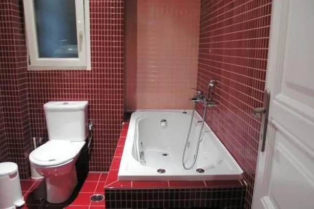 غرفة ثلاثية، ATHENS CITY HOTEL 9/9