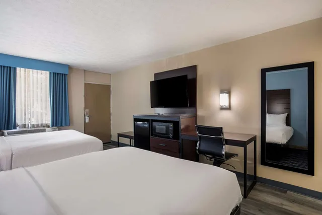 غرفة بسريرين كوين، SureStay Hotel by Best Western Bardstown General Nelson 2/5