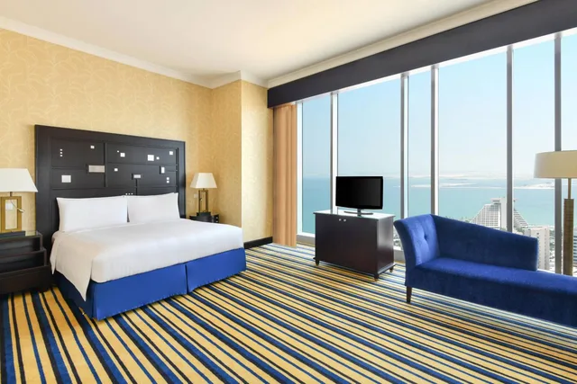 جناح تنفيذي بسرير كينج مع دخول الصالة في طابق مرتفع، Marriott Marquis City Center Doha 1/3