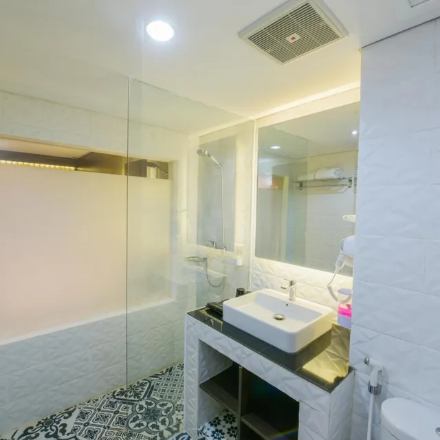 جناح جونيور، Royal Regantris Cendana 6/7