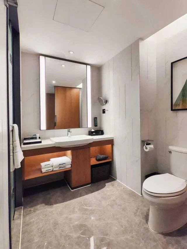 غرفة ديلوكس بسرير كينج وسرير كوين، Hampton by Hilton Guangzhou Tianhe Sports Center 10/10