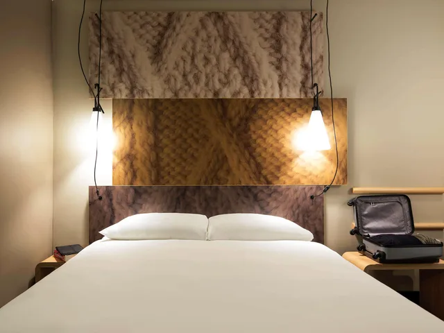 Standard, Double Bed, Ibis Den Haag City Centre 3/5