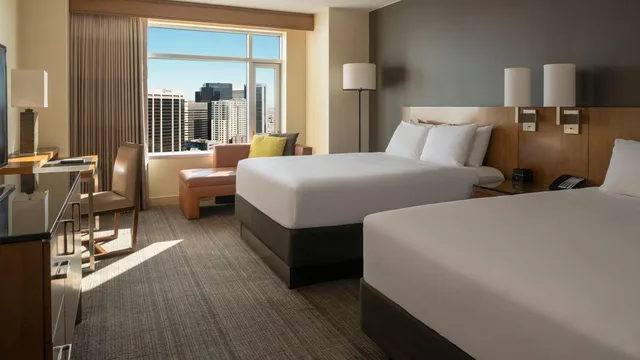 غرفة بسرير كوين بإطلالة على المدينة، Hyatt Regency Denver 1/1