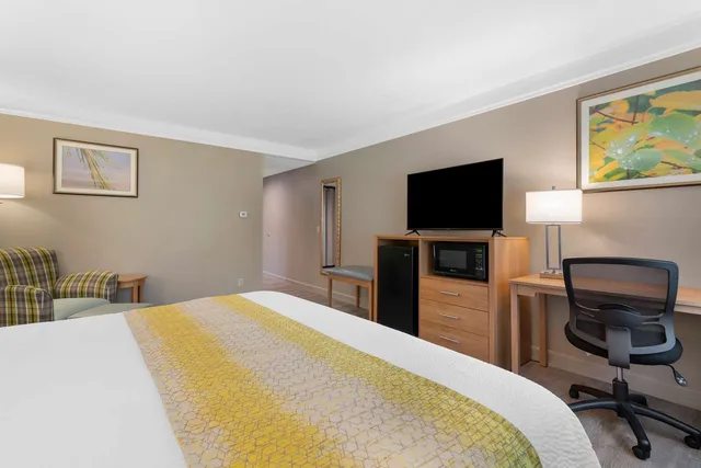 غرفة بزنس بسرير كينج، Best Western Plus Executive Court Inn & Conference Center 6/7