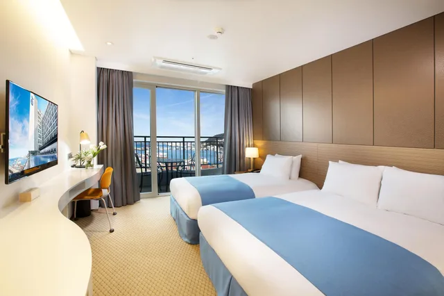 غرفة ديلوكس عائلية بسريرين منفصلين بإطلالة على البحر، Hotel WhistleLark Jeju 1/1