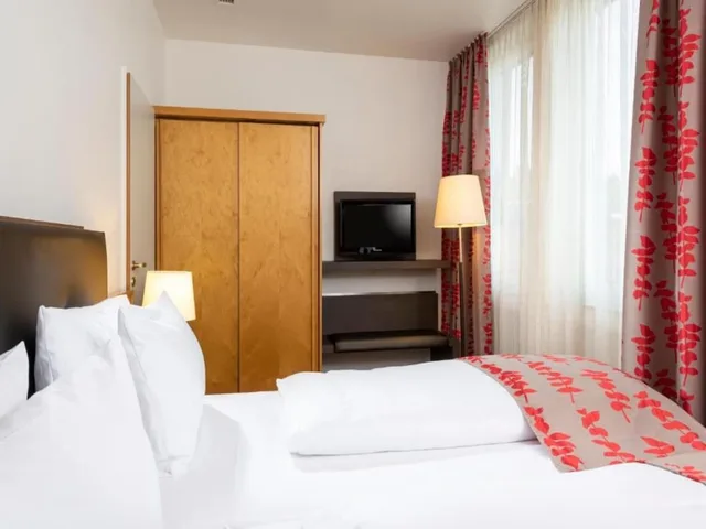 غرفة ديلوكس بسرير مزدوج، Holiday Inn Frankfurt Airport Neu Isenburg 2/3