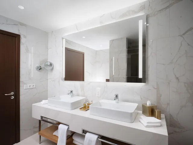 جناح بسرير كينج، Iceland Parliament Hotel, Curio Collection by Hilton 6/8