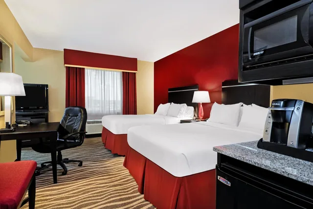 جناح ركني، Holiday Inn Express Suites Cotulla 2/4