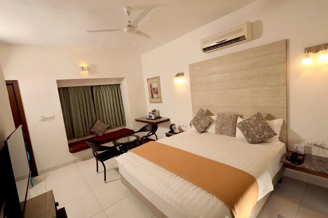 كوخ بسرير كوين وسرير مزدوج، Humming Bird Resort 1/1