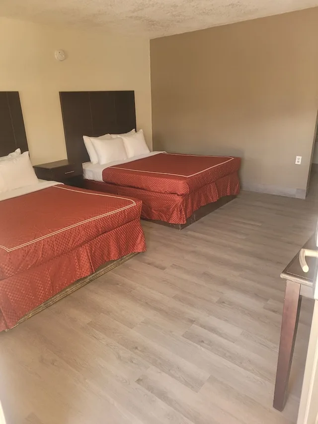 Efficiency, 2 Queen Beds, Accessible، Econo Lodge Las Vegas NM 1/5