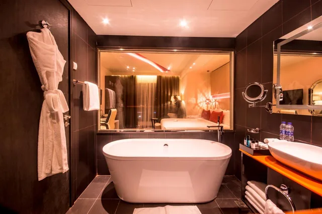 غرفة بريميوم بسريرين منفصلين، Carnelian Muscat - Airport Hotel 7/7