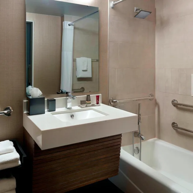 غرفة بسريرين مزدوجين في طابق مرتفع، Charlotte Marriott City Center 4/5