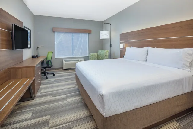غرفة قياسية بسرير كينج، Holiday Inn Express Hotel & Suites Surprise 2/4