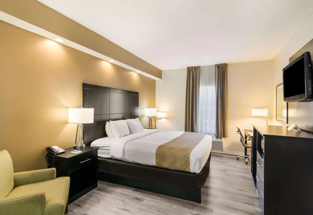 غرفة بسرير كينج، Best Western of Crestview 2/4