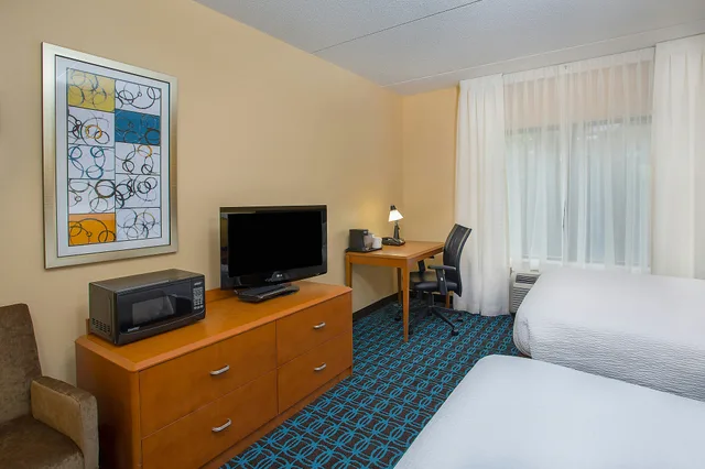 غرفة بسرير كينج، Fairfield Inn Suites Sevierville Kodak 2/3
