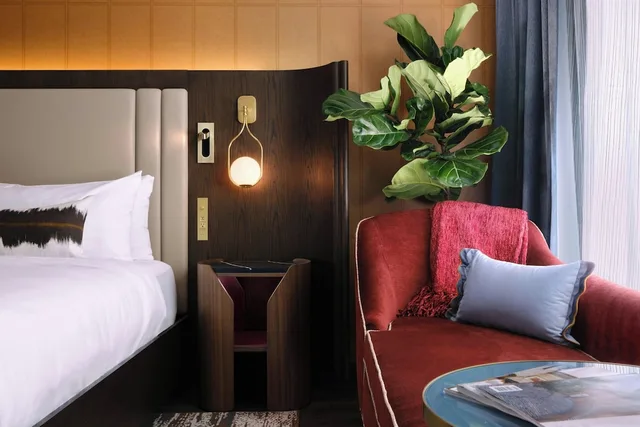 غرفة بسرير كينج في طابق مرتفع، Hotel Trinity, Autograph Collection 1/4