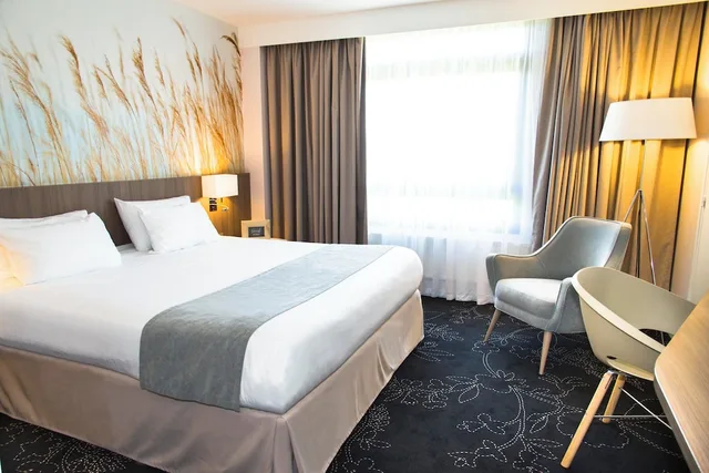 غرفة قياسية بسرير كينج، Holiday Inn Calais - Coquelles 1/8