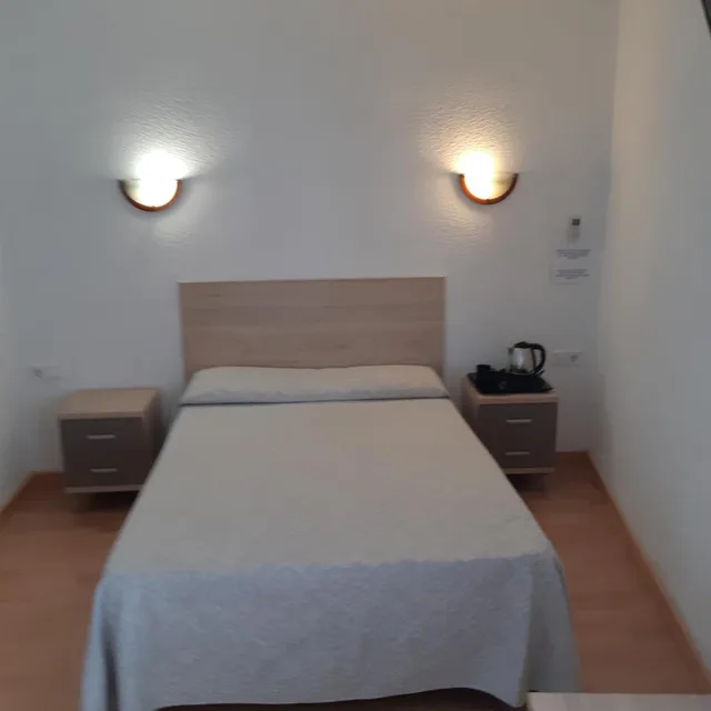 غرفة بسرير مزدوج بشرفة، Hotel Condestable 3/5