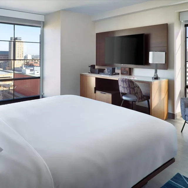 Executive, King Bed, Sofa, Club Floor، Marriott Knoxville Downtown 2/8