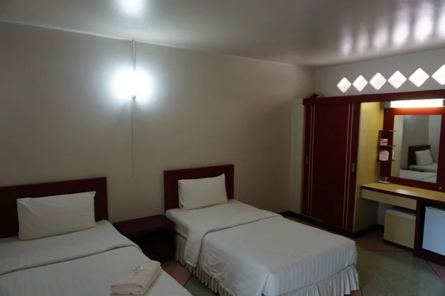 غرفة قياسية بسريرين منفصلين، Srisomthai Hotel 2/3