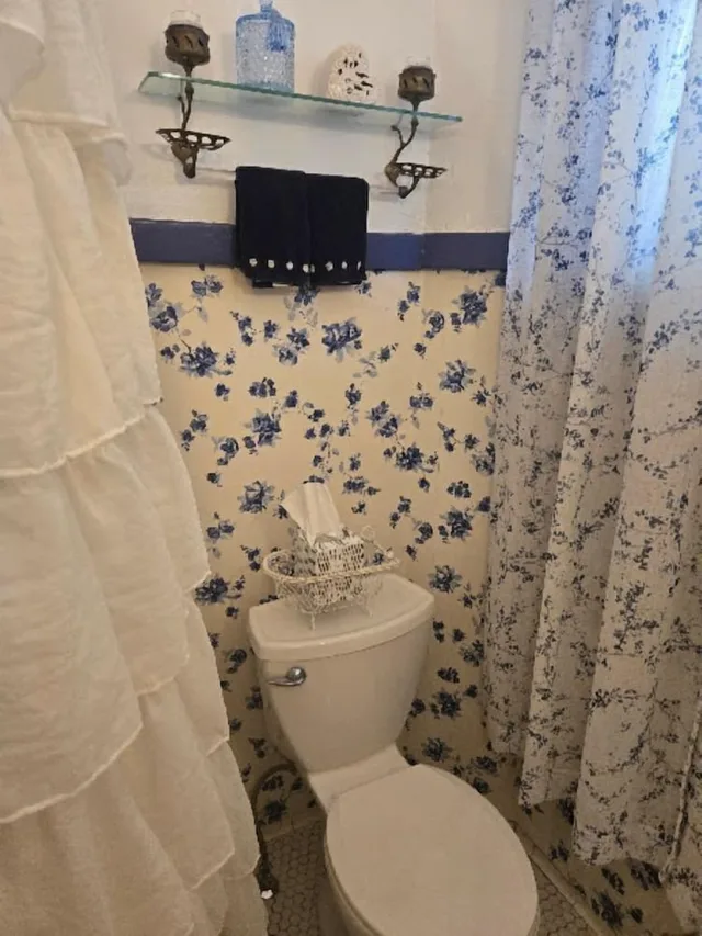 Queen Bed, The Lancaster Manor Bed and Breakfast 8/9