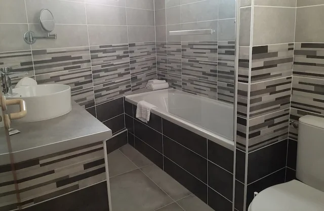 Standard, Double Bed, Sure Hotel by Best Western Saintes 9/9