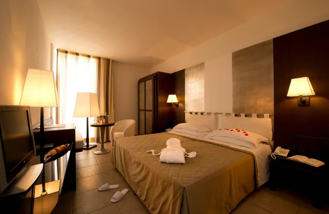 غرفة سوبيريور بسرير كوين، Grand Hotel Admiral Palace 1/3