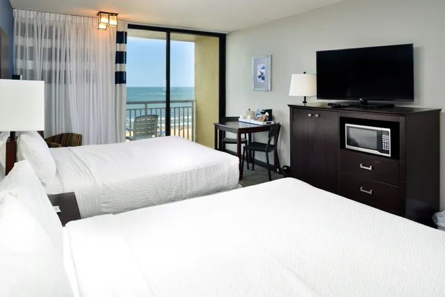 Room, 2 Queen Beds, Ocean Front, Balcony، Four Points By Sheraton Virginia Beach Oceanfront 1/12