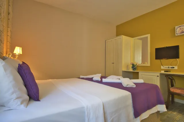 غرفة قياسية بسرير كوين، Ionic Hotel 1/1