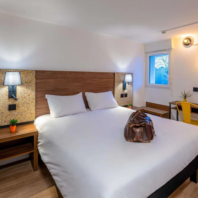 Pop, Double Bed، greet Hotel Chatellerault 4/9