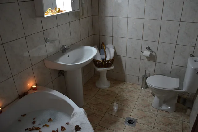 جناح جونيور بسرير كوين بإطلالة على البحر، Hani Zisi Hotel 4/5