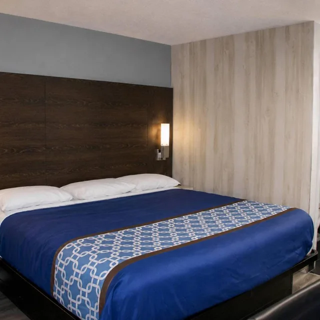 Room, King Bed, Exterior Entrance، Masters Inn Augusta 1/6