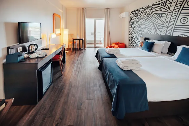 غرفة سوبيريور ثلاثية بفراش فوتون وسرير مزدوج وسرير فردي، Star Inn Peniche 4/6