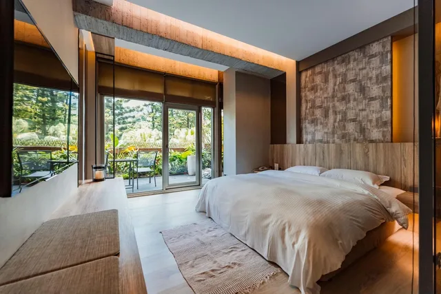 غرفة بسرير كوين بإطلالة على الحديقة بشرفة، JBG Hot Spring Resort Hotel 2/2