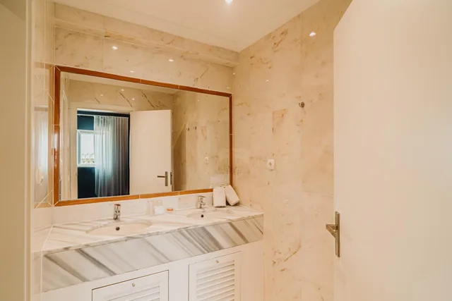 جناح بسرير كوين، Velamar Boutique Hotel - Adults Only 8/8