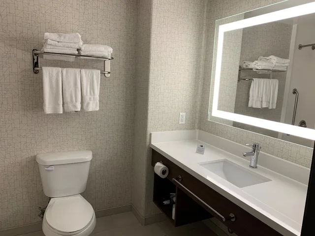 غرفة قياسية بسريرين كوين، Holiday Inn Express Hotel And Suites Woodland Hills 4/4