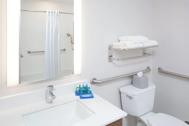 غرفة قياسية بسريرين كوين لذوي الإعاقة، Holiday Inn Express Haskell-Wayne Area 3/4
