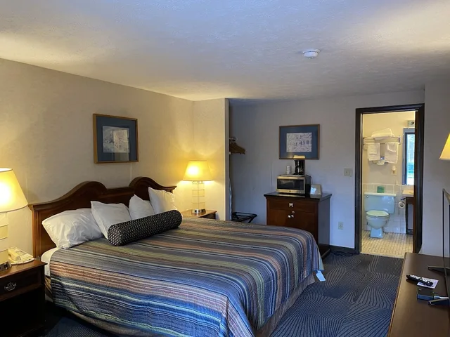 غرفة ديلوكس بسرير كينج، Economy Lodge 682 Main St Sturbridge 3/10