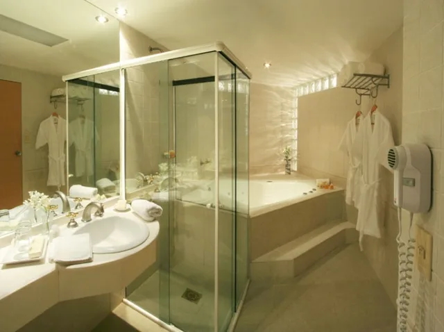 غرفة فاخرة بسرير مزدوج، Plaza Real Suites Hotel 2/2