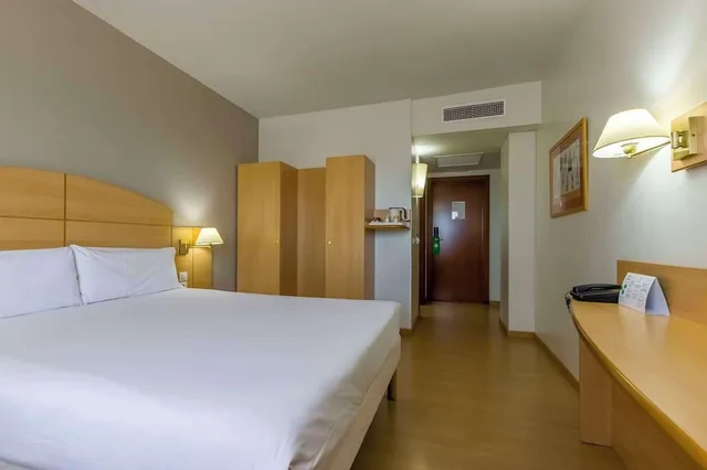 غرفة بسرير كوين، Travelodge Madrid Alcala De Henares 1/9