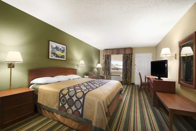 Room, King Bed, Smoking, Super 8 by Wyndham Meridian 1/5