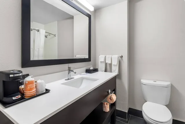 غرفة قياسية بسريرين كوين، Quality Inn Chattanooga Hamilton Place 9/9