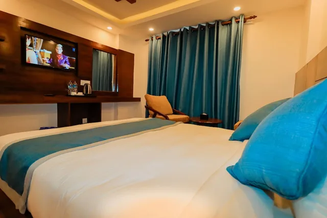 غرفة ديلوكس مزدوجة بسرير كينج، Kathmandu Aagantuk Hotel 1/3